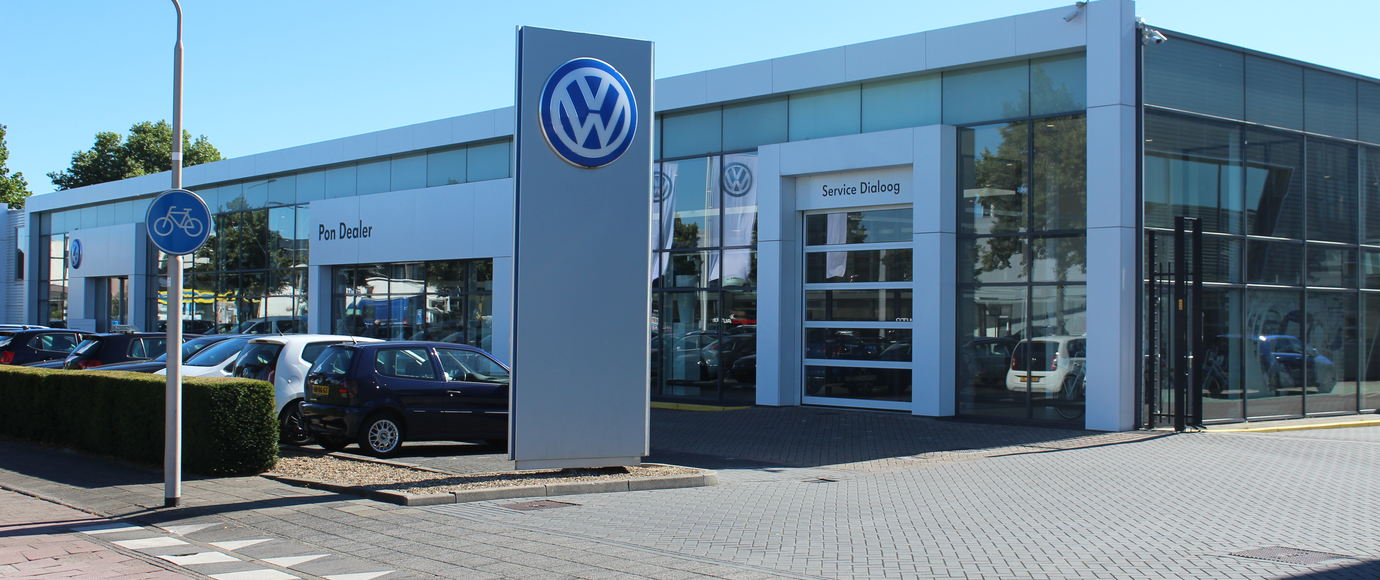 Voorkant Pon Dealer - Volkswagen showroom